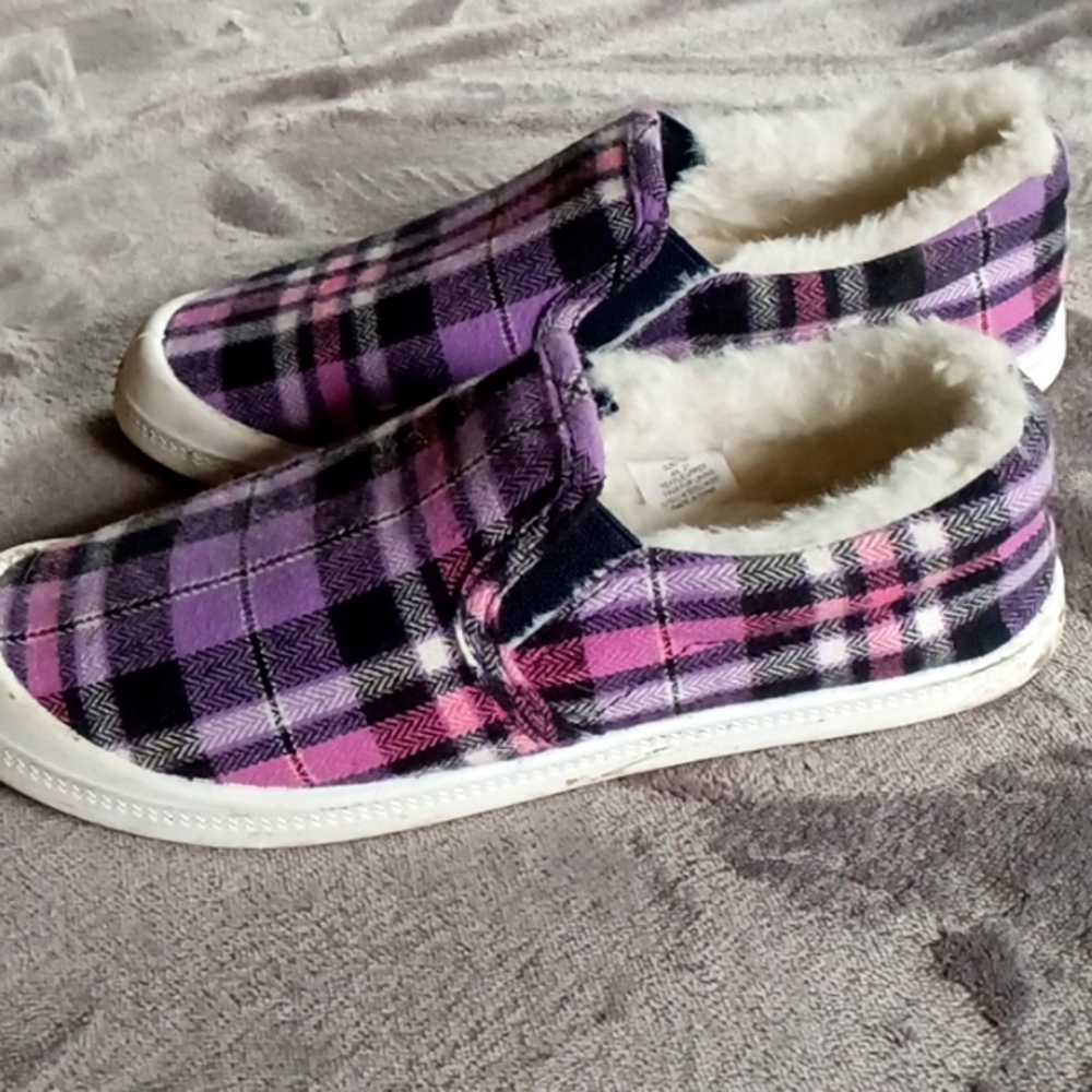 Girls slip-ons